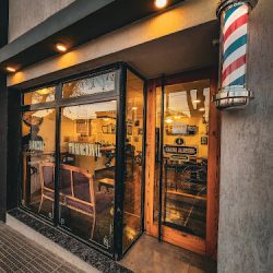 Salón Alberdi Estación Barberia Tradicional Peluquería Masculina Salón Masculino Barber Barbershop (Cafeterías en Merlo San Luis)
